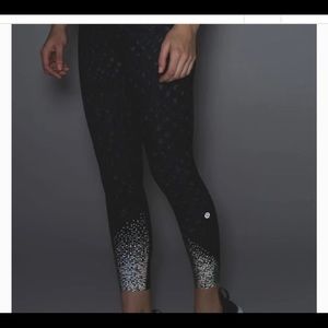 Lululemon tight stuff reflective scalloped hem leggings